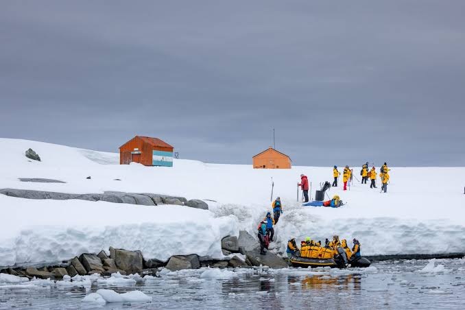 Springtime in the Svalbard wilderness