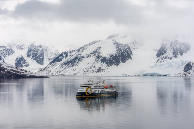 Summer in the Svalbard wilderness