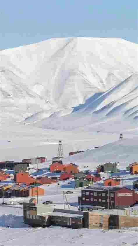 Disembark in Longyearbyen
