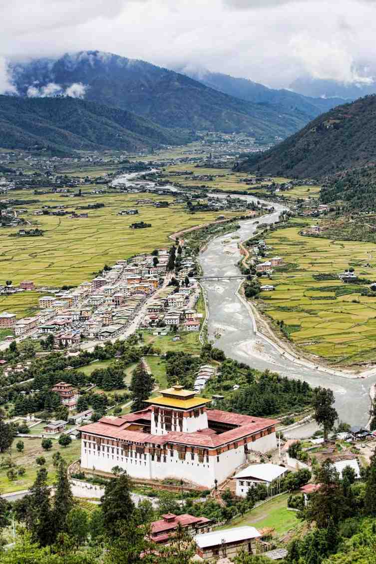 Arrival in Paro & Transfer to Thimphu