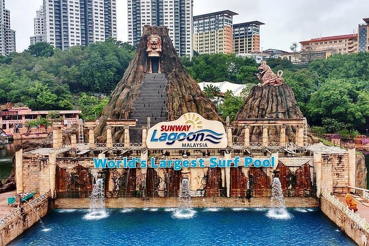 Full-Day Thrills at Sunway Lagoon Theme Park