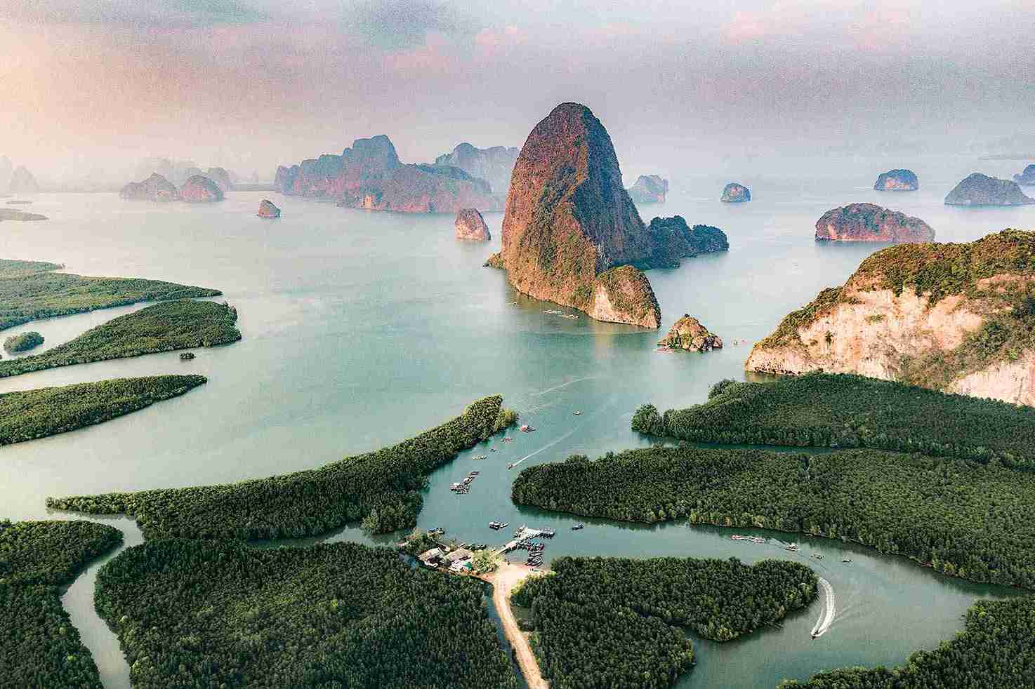 Flight to Phuket - Leisure at the Pearl of the Andaman