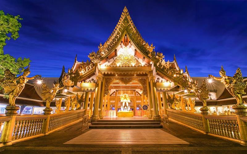 Phuket City Tour with Old Town Charm