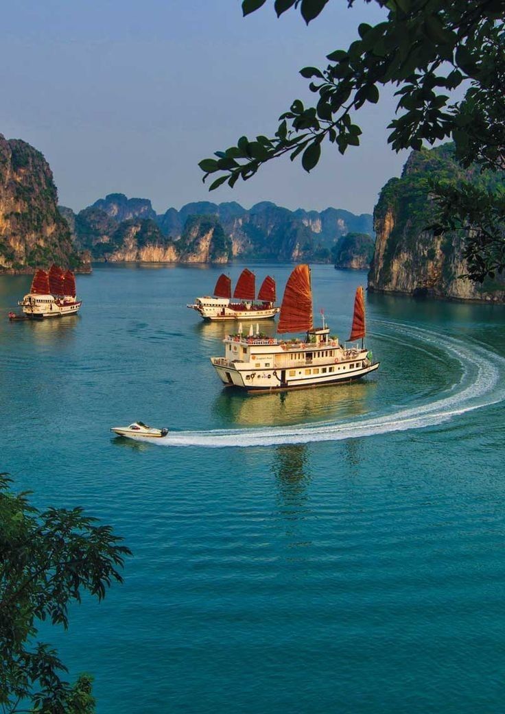 Hanoi → Halong Bay Overnight Cruise