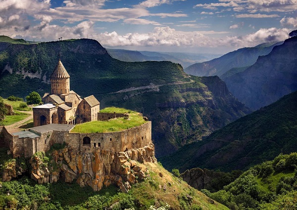 Khor Virap-Noravank-Areni Winery 
