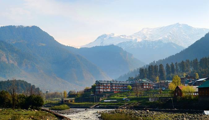Gulmarg – Pahalgam Transfer (Valley Drive Experience) 
