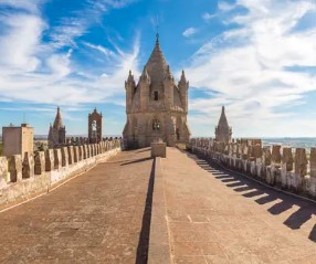 Seville – Mérida – Évora – Lisbon