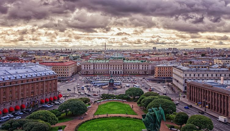 Tour to Grand Maket Russia
