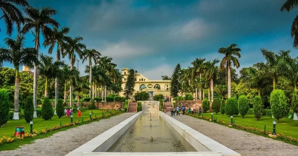 Arrival in Chandigarh Pinjore Gardens And Transfer to Manali