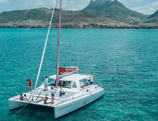 Catamaran Cruise & Island Experience
