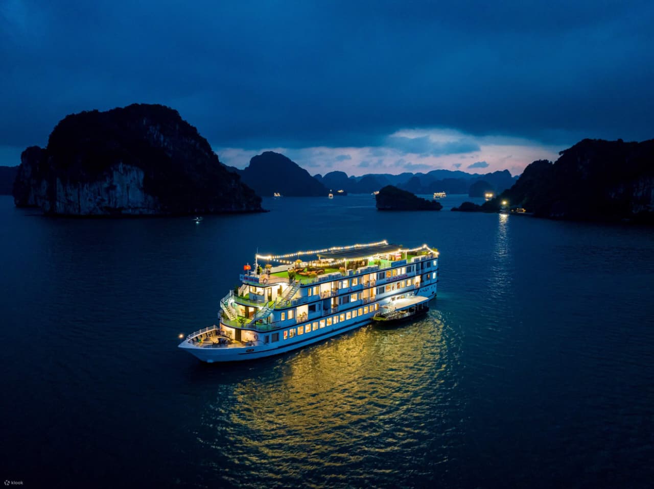 Halong Bay Overnight Cruise